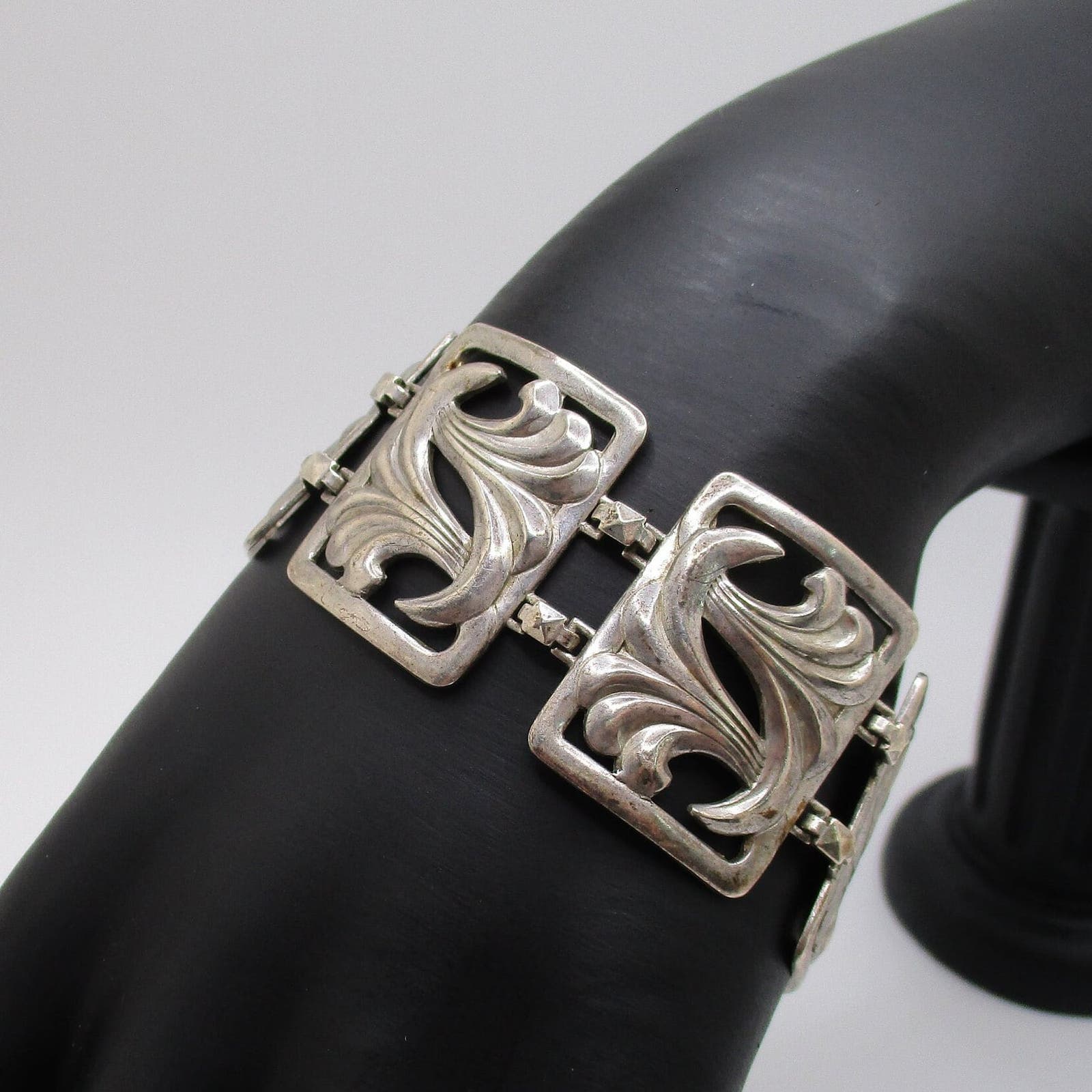 Vintage W E Richards Wre Sterling 925 Square Links Swirling Scrollwork Bracelet